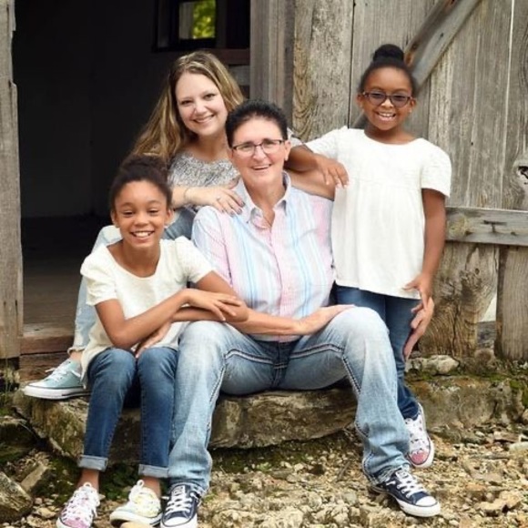 Meet your Posher, Glenda - Picture 1 of 1